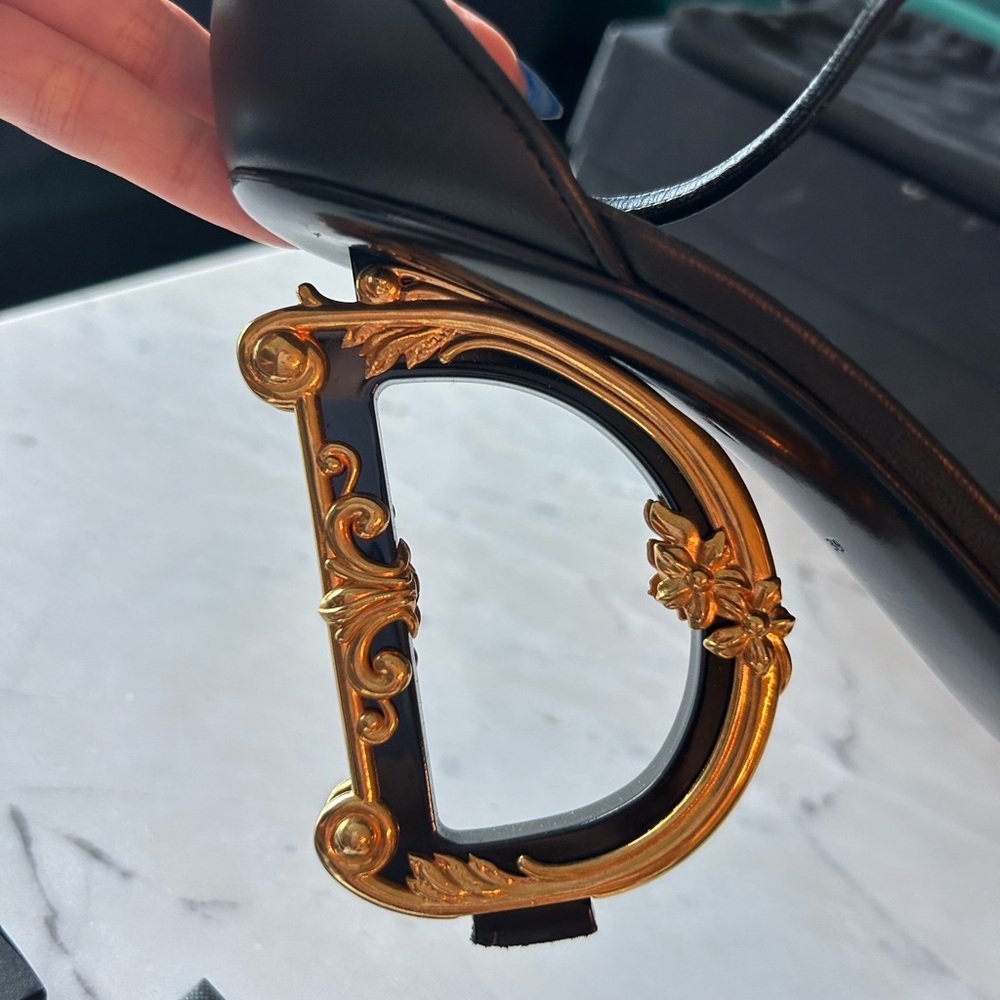 Dolce & Gabbana Nappa leather Heels with baroque DG detail - Picture 5 of 11